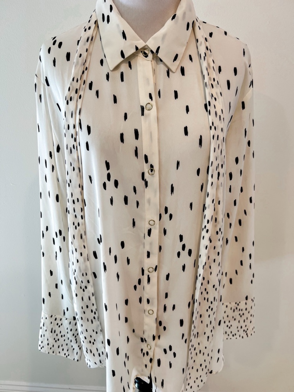 Worthington Cream and Black Spot Tie Neck Long Sleeve Button Up Blouse Womens XL - Picture 9 of 13
